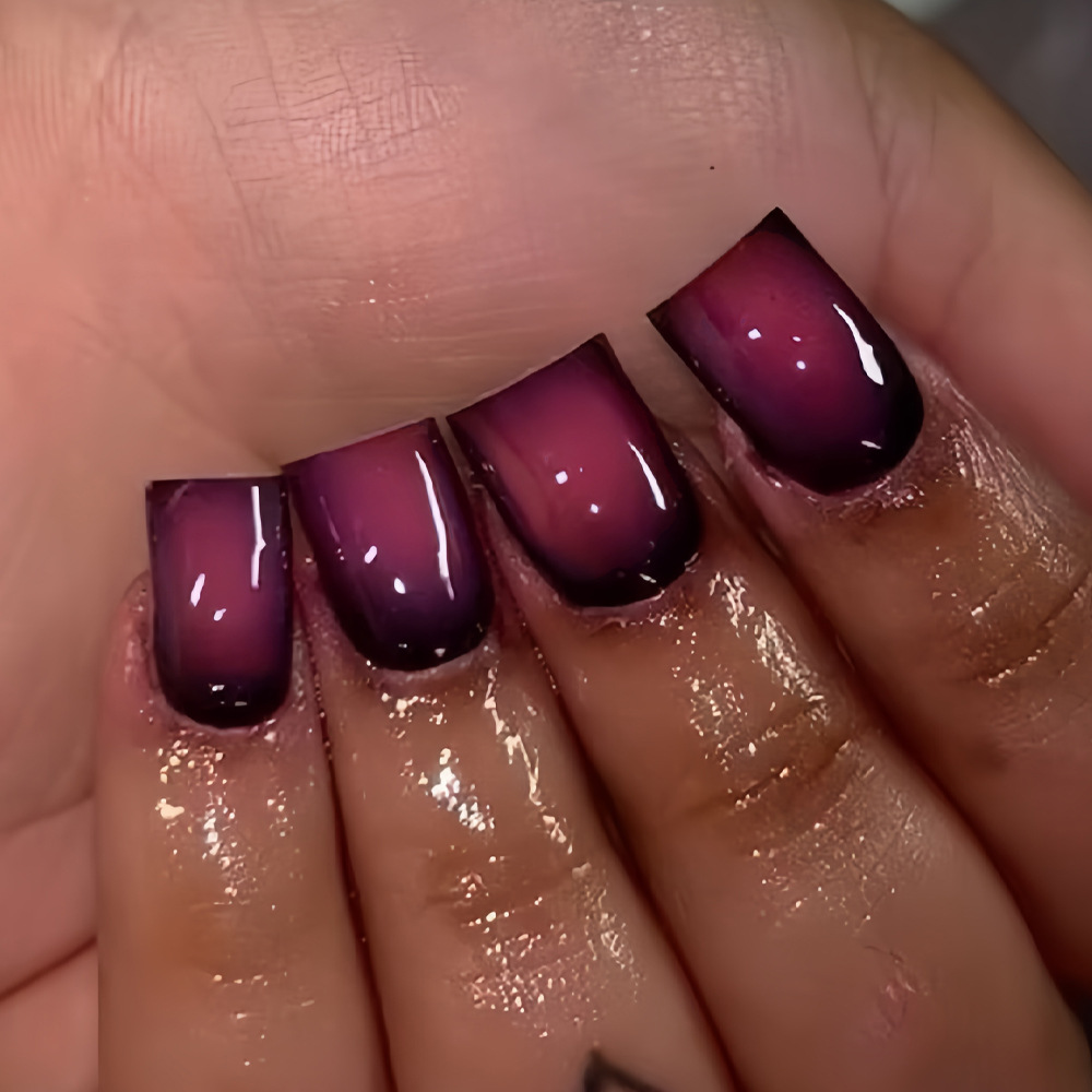 Nail Art Red - Kurze, quadratische Kunstnägel für Damen, Farbverlauf