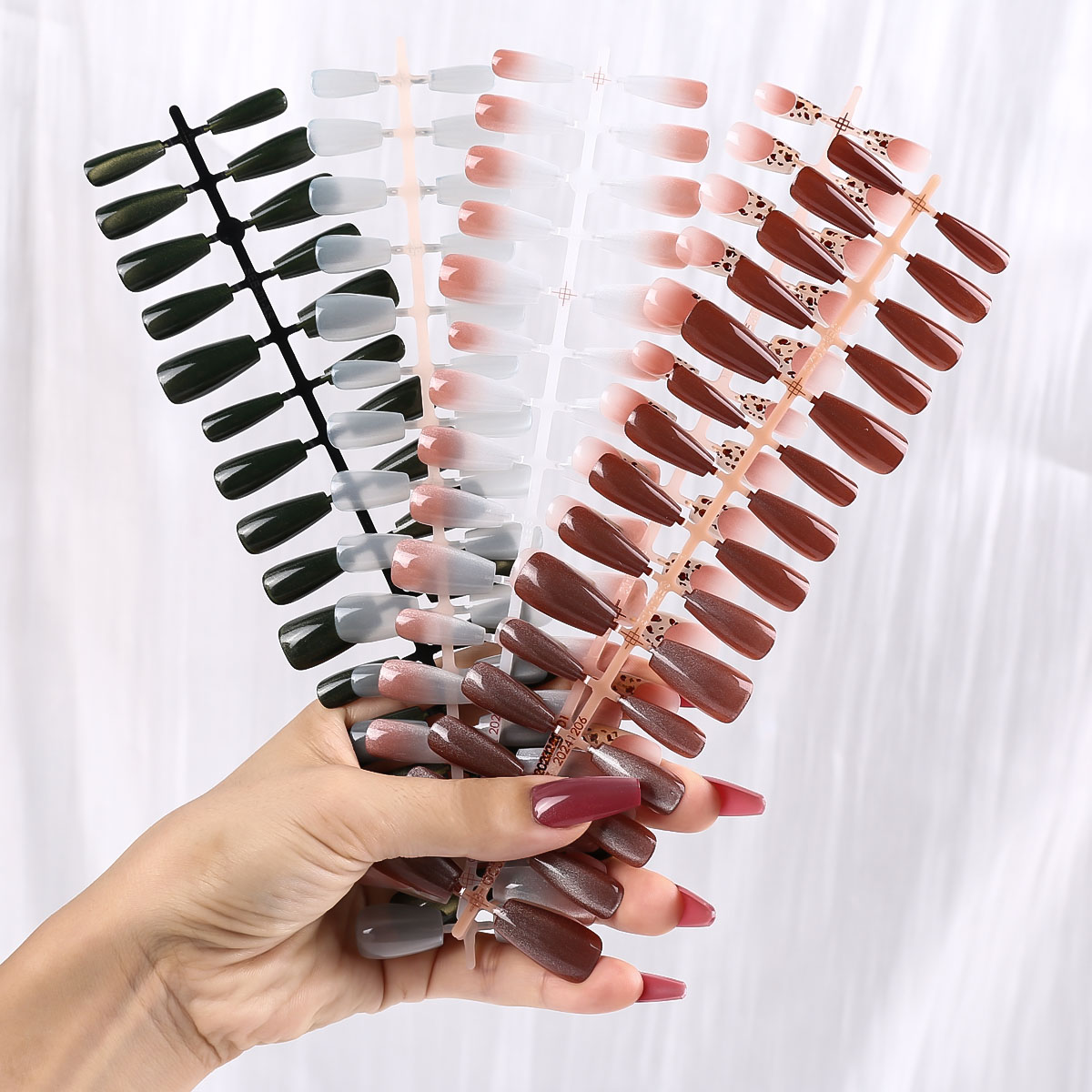 Nail Art Ombre - 30 Stück ovale, kurze, rosa Nägel