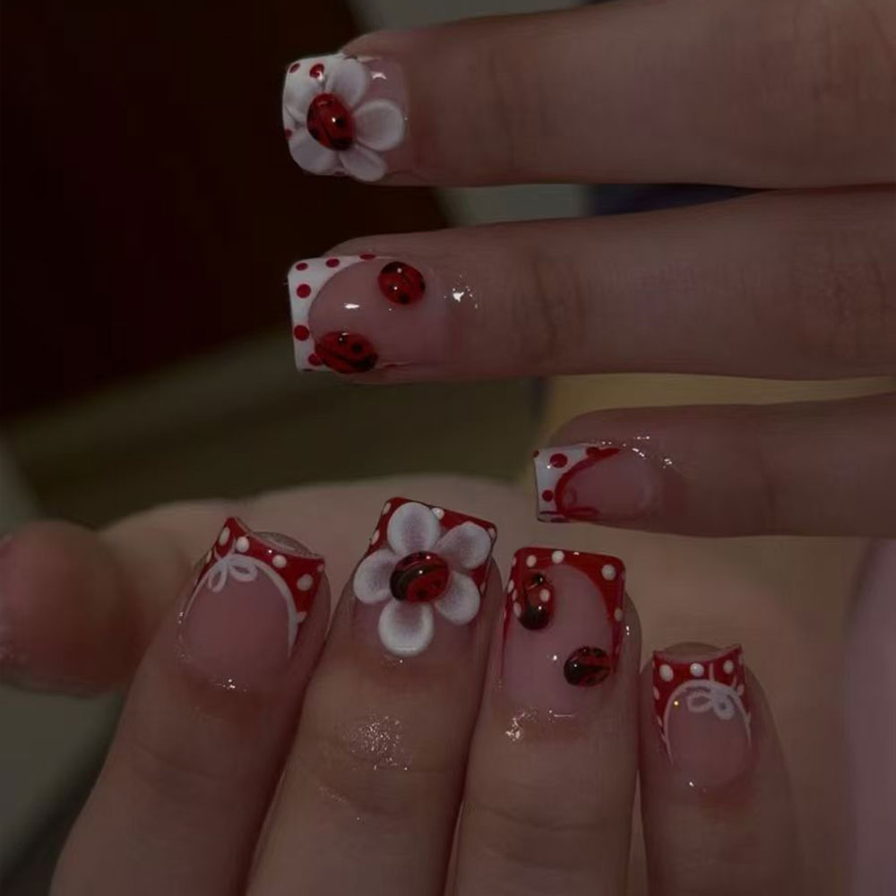 24 Stück pro Set. Rechteckige  – Nail Art Red Bewertung und Preis