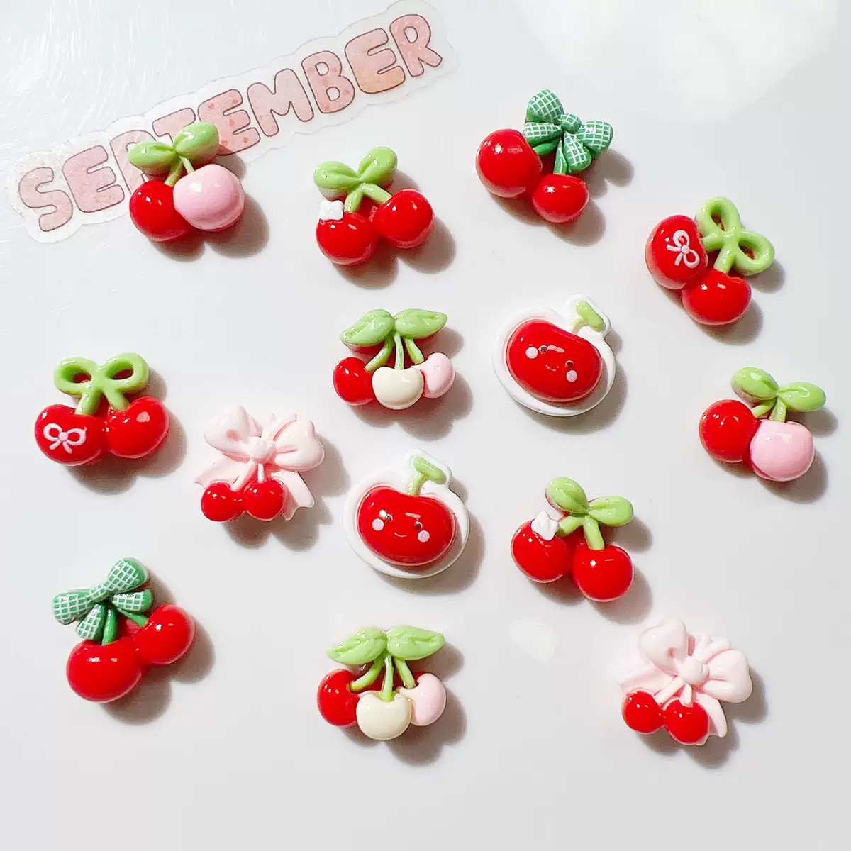 20 Stück niedliche Mini-Cartoo – Nail Art Red Bewertung und Preis