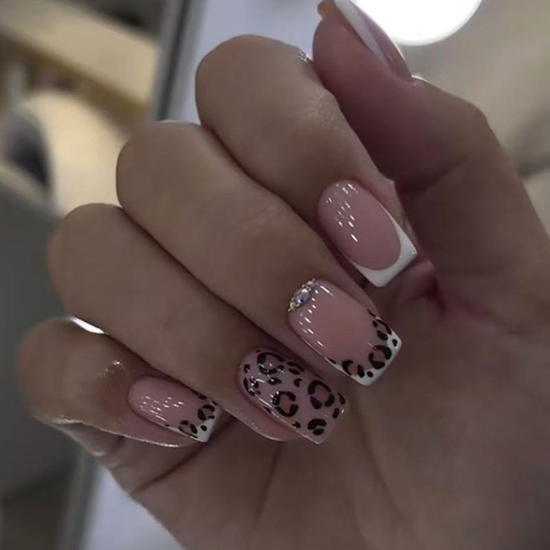 24 Stück fertige künstliche Nä – Nail Art Red Bewertung und Preis