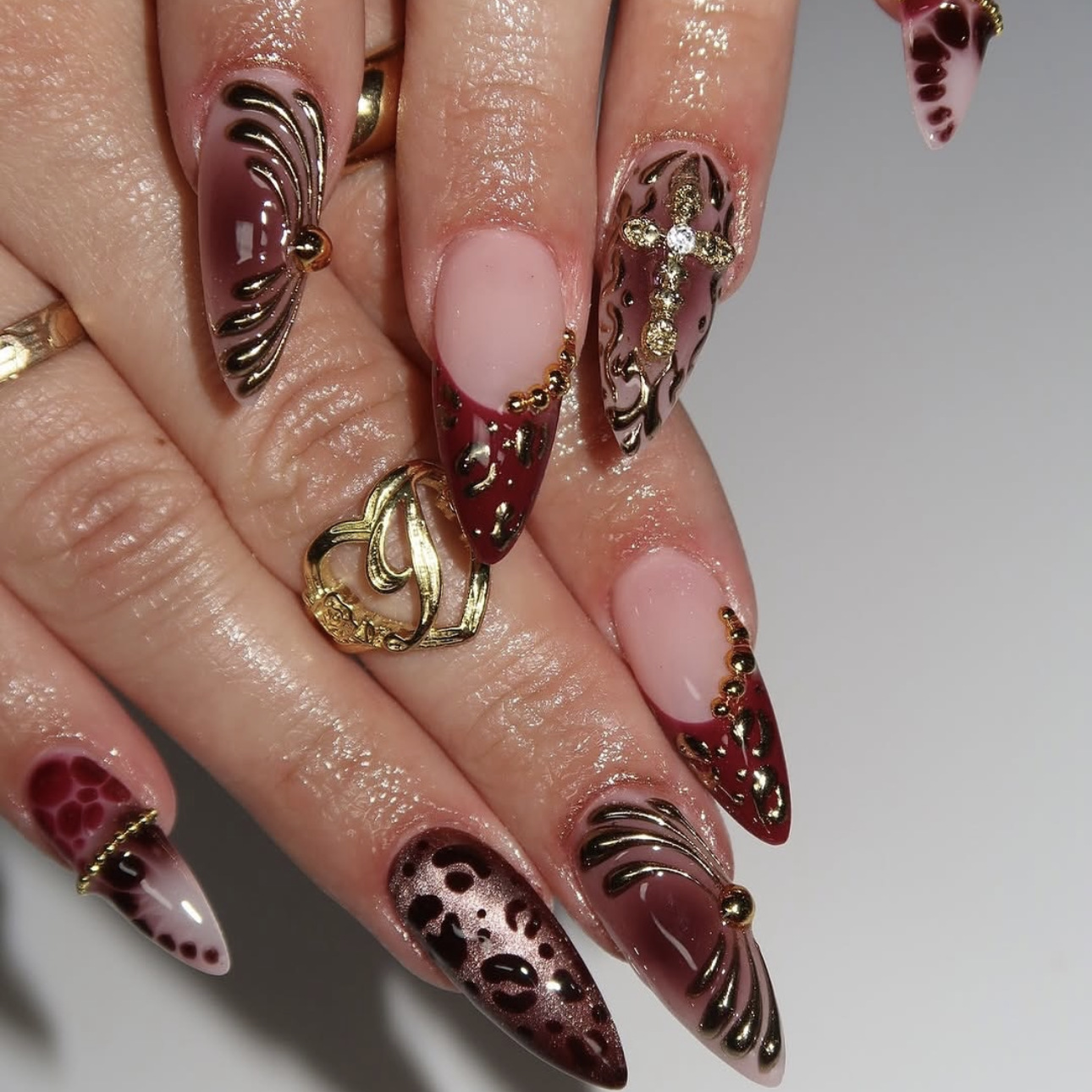 Gradient-Weinrotbraune künstli – Nail Art Red Bewertung und Preis