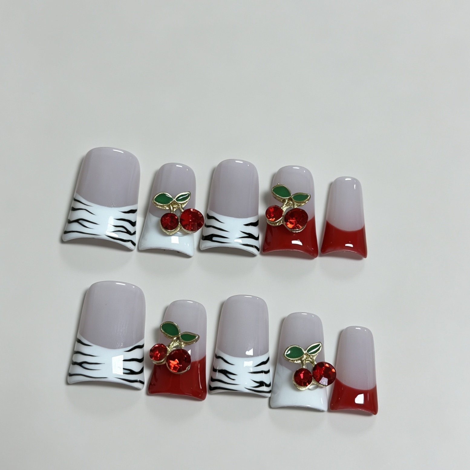 Mittellange quadratische 10er- – Nail Art Red Bewertung und Preis